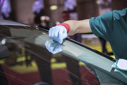 Mobile Auto Glass Replacement in Paramount Area
